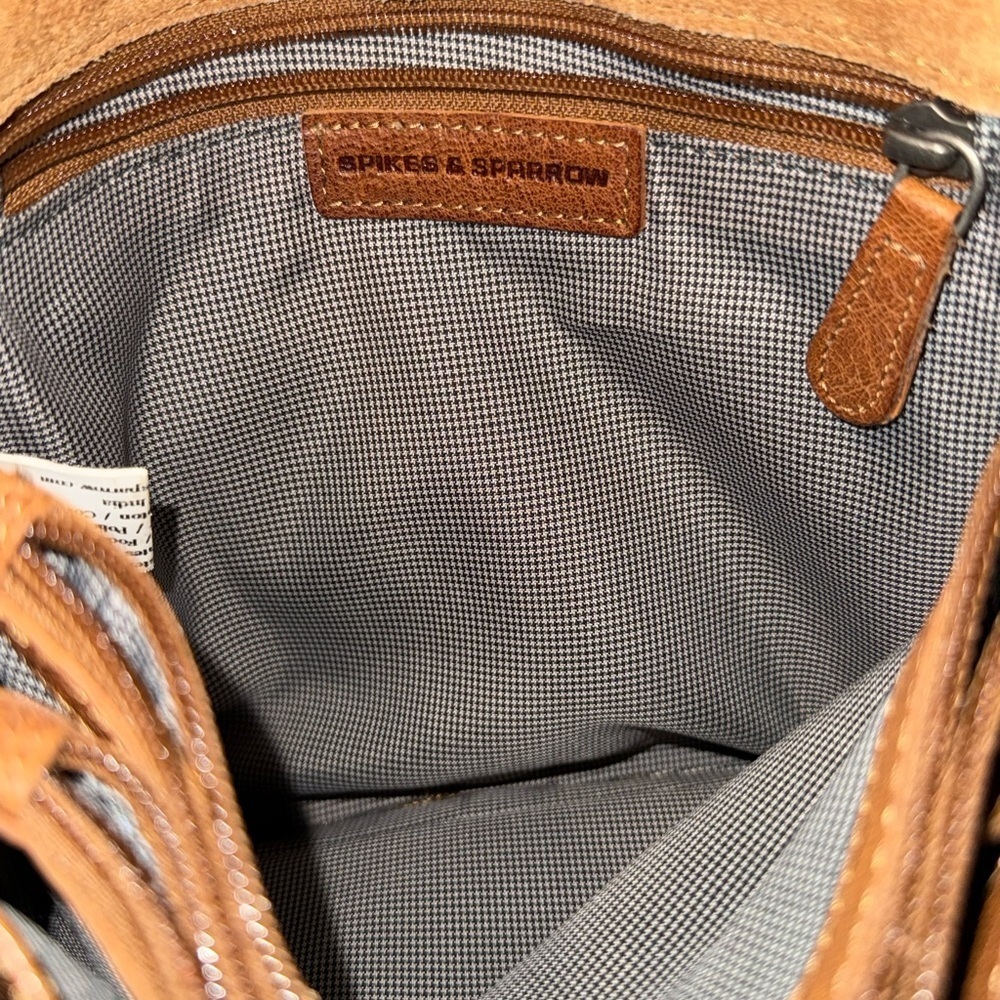 Tan Messenger Bag with Sleek Design and Versatility - Picture 12 of 16